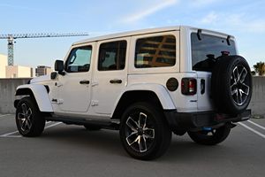 Jeep Wrangler Sport S 4xe Usado 2024 - Product Image 3