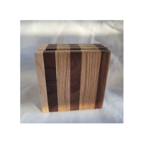 Sous-verre carré en bois personnalisé, durable et écologique avec un design moderne et un support pour sous-verre - Product Image 2