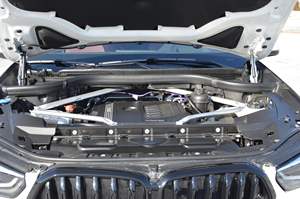 2021 X6 xDrive40i Turbo de 6 Cilindros con Tracción en las Cuatro Ruedas, Paquetes M Sport y Premium, Interior Rojo Tacora - Product Image 2