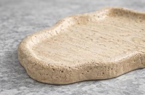 Plateau en pierre de travertin en forme de nuage, finition brillante moderne, fait à la main, marbre naturel, organisateur multifonctionnel décoratif pour la maison - Product Image 4