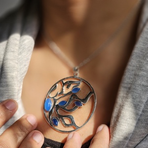 Colgante de árbol de Plata de Ley 925 de Calcedonia azul con granate de marquesina cristiana para niños como piedra principal - Product Image 2