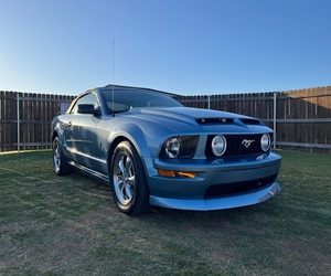 Clean Great Deal Used 2006 F o r <strong>d</strong> <strong>M</strong> <strong>u</strong> s t an g G T Convertiblee Ready to ship - Product Image 1