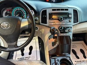 Toyota Venza V6 Sedán 2009, Interior de Cuero Oscuro, Caja de Cambios Automática y Manual, Tamaño de Neumáticos R16, Opciones de Combustible Gasolina y Eléctrico - Product Image 5