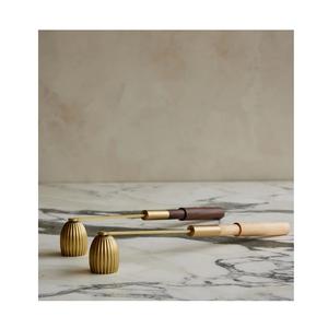 Apagavelas de metal decorativo para un cuidado seguro de la llama, que mejora el ambiente cálido de la velas con una belleza simple y elegante. - Product Image 5