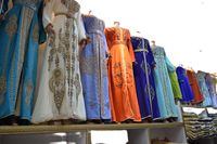Kaftan Marocain Style Bohème en Tissu de Soie Imprimé par Décharge, Marque Moroccansoul