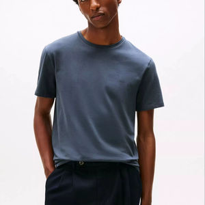 Proveedor de Camisetas Transpirables de Manga Corta y Corte Ajustado 100% Algodón para Hombre, Fabricante de Ropa OEM de Marca Privada para Exportación - Product Image 1