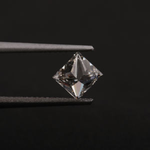 Diamant de taille princesse de 3,0 carats cultivé en laboratoire, clarté EVVS2, couleur EF, rempli, avec certificat IGI - Product Image 2