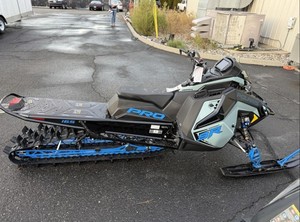 Moto de Nieve de Montaña 2026 de 900cc, 165 Pulgadas, para Nieve Profunda, Alto Rendimiento, para Conducción en Terrenos Difíciles - Product Image 2