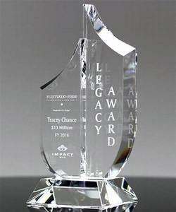 Trofeo de Acrílico Transparente Personalizado 2025 a Precio de Fábrica, Premio Moderno Grabado con Láser para Reconocimiento de Excelencia y Logros - Product Image 2