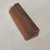 Plaque de nom de bureau en noyer personnalisée Base en bois massif Wedge de bureau Plaques de nom de direction en bois Panneaux de table Plaque Panneaux de bureau/étiquettes