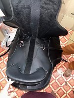 Selle anglaise synthétique sans arbre de qualité supérieure |   Équipement d'équitation confortable et durable pour le dressage à dos nu, équipement équestre personnalisé OEM X