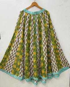 Jupe en chaîne d'été de style bohème décontracté pour femmes compagnon long haut léger de course multicouche avec imprimé de blocs floraux Funky - Product Image 6