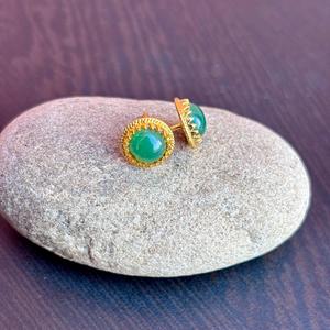 Pendientes de tuerca finos de plata 925 con piedras preciosas de ónix verde, joyería de piedra semipreciosa personalizada al por mayor de proveedor de confianza - Product Image 1