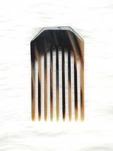 Peigne à cheveux en corne de buffle gravé avec logo personnalisé avec poignée en PC Soins de beauté personnalisés pour un usage domestique - Product Image 3