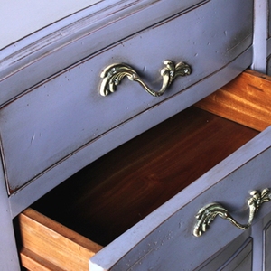 เฟอร์นิเจอร์ตู้ไม้เนื้อแข็งไม่1902สำหรับห้องนั่งเล่นหรือห้องนอนที่มีลิ้นชักมากมายการออกแบบที่เรียบง่าย - Product Image 3