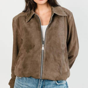 Chaqueta de Cuero de Gamuza Premium para Mujer con Diseño Contemporáneo de Punto Transpirable, Características Ecológicas y Superficie Suave - Product Image 1