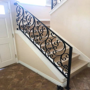 Fournisseur vietnamien de garde-corps d'escalier intérieur artistique en fer avec main courante ornementale enduite de poudre et ensemble de pièces d'escalier - Product Image 1