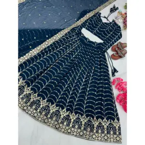 Ensembles pour femmes de créateurs, Lehenga Choli à sequins et broderies - Product Image 1