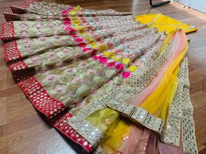 Hàng Mới Về 2022 Trang Phục Tiệc Cưới Hợp Thời Trang Màu Vàng Truyền Thống Gương Thêu Lưới Nặng Làm Việc Trình Tự <span class=keywords><strong>Lehenga</strong></span> Choli - Product Image 4