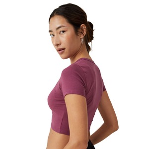 T-shirt court marron coupe ajustée pour femmes sur mesure en gros par Laz Industry - Product Image 3