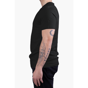 Camiseta de Manga Corta con Cuello en V, Corte Regular, Unisex, Estampado Personalizado, Negra, 100% Algodón, Tejido de Punto, Transpirable y Ligera - Product Image 3