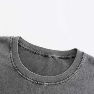 Camiseta de manga corta con lavado ácido desteñido vintage con tela de algodón suave y cómoda, ajuste relajado y aspecto elegante y desgastado - Product Image 6