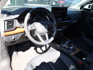 Audi Q5 quattro Premium S Line 45 TFSI Plus 2023 Usado en Excelentes Condiciones, Sin Accidentes, Volante a la Izquierda/Derecha - Product Image 3