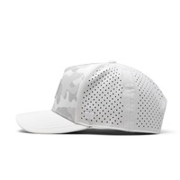 Gorras deportivas personalizadas de camuflaje para hombre, con visera curva, 5 paneles, gorra de béisbol con parche de goma con logo, impermeable, con orificios cortados a láser, gorra de golf.