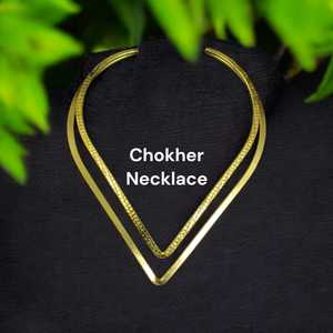 2024 femmes à la mode en laiton bijoux or forme de V plaqué mode collier ras du cou avec Style ethnique et motif amoureux - Product Image 1