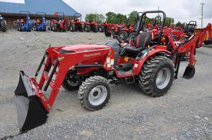 Tractor de Ruedas Usado Mahindra 655 DI4x4 de 65 HP con Motor de Transmisión 2WD y Componentes Centrales de la Transmisión - Product Image 3