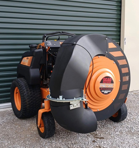Soplador Comercial Scag Windstorm con Plataforma para Operador, Solo 100 Horas de Uso, Motor Vanguard EFI Big Block de 37hp en Venta - Product Image 3