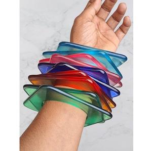 Ensemble de bracelets en résine imperméable exclusifs pour femmes, finition premium, couleurs personnalisées - Bijoux tendance pour tenues ethniques et robes occidentales - Product Image 1
