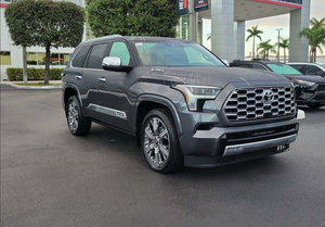 ใช้สำหรับรถ SUV รุ่น Sequoia TRD Pro ปี 2024 พวงมาลัยซ้าย เกียร์อัตโนมัติ เครื่องยนต์เทอร์โบ เบาะหนัง ไฟท้าย LED หลังคาพาโนรามา จอสัมผัส - Product Image 4