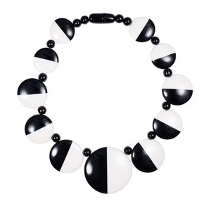 Collar de Resina Ecológica Pulida Hecho a Mano, Diseño Moderno, Regalo para Mujer - Product Image 2