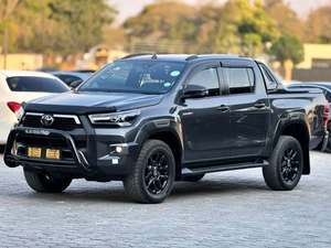 Usado para Hilux Doble Cabina 4x4 Diésel Automático Turbo Camioneta con Volante a la Izquierda, Ruedas de Aleación de Aluminio R18, Vehículo Utilitario - Product Image 3