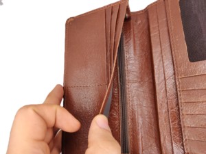 กระเป๋าสตางค์ผู้ชายแบบยาวคุณภาพสูง ป้องกัน RFID อย่างปลอดภัย หนังแท้พรีเมียม ดีไซน์เรียบหรู ผลิตจากโรงงาน OEM ขายส่ง พร้อมช่องใส่บัตร ปี 2026 - Product Image 5
