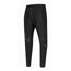 กางเกงขายาวลำลองผู้ชายทรงตรงน้ำหนักเบา ดีไซน์ทันสมัย เอวปรับได้ ระบายอากาศได้ดี ผลิตจากผ้าฝ้าย 100% สวมใส่สบายตลอดวัน - Product Image 4