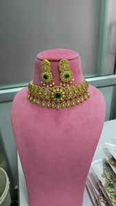 ชุดสร้อยคอแบบโชคเกอร์สไตล์อินเดียคุณภาพพรีเมียมจากผู้ผลิตโดยตรง ดีไซน์สวยงามทันสมัย เหมาะสำหรับงานแต่งงานและงานปาร์ตี้ - Product Image 2