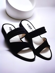 Zapatilla plana informal de alta calidad para todos los días con sandalias de suela de goma suaves y acolchadas, nuevo calzado de moda para mujer - Product Image 3