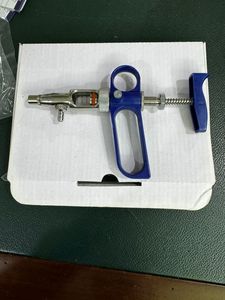 Veterinary 0.5ml Automatic Veterinary Poultry Syringe Automatic Refilling Multi <b>Medicine</b> <b>Dispenser</b> Veterinary Injection Syringe - Product Image 2