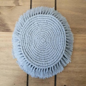 Étagère suspendue en macramé bohème Accent de décoration de maison unique fait à la main pour afficher des livres de plantes à collectionner et décoratifs - Product Image 3