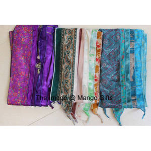 Pañuelo de Seda Reciclada Estilo Boho Vintage Sari, 70 x 6 Pulgadas, Pañuelos Hippie para la Cabeza y el Cuello, Estampado a Mano, Estilo Largo - Product Image 5