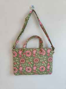 Sac pour ordinateur portable matelassé floral vintage de haute qualité fait à la main avec fermeture éclair et poignée pour les voyages - Product Image 6