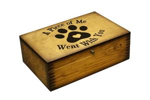 Caja de urna para mascotas de madera de cedro Premium para siempre en nuestros corazones, ataúd de ceniza personalizado con estampado de pata para perros y gatos, venta al por mayor, recuerdo conmemorativo para mascotas - Product Image 6