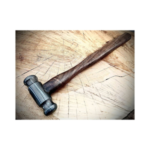 Marteau en acier Damas artisanal, résistance professionnelle, usage industriel, bricolage, conception personnalisable, manche en bois, haute qualité - Product Image 6