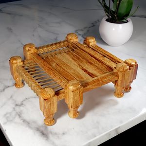 Plateau en bois couleur brun naturel, idéal pour la restauration, disponible pour le service et la décoration, parfait pour les hôtels. - Product Image 5