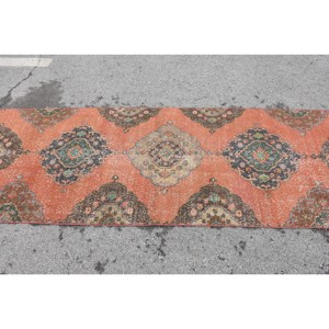 Tapis vintage en laine turque de 32 pieds x 12 pieds en patchwork classique orange et bleu pour un décor de salon de grande surface pour les adolescents - Product Image 4