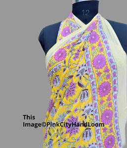 ผ้าซิ่นชายหาดลายดอกไม้พิมพ์ด้วยมือจากอินเดีย ผลิตจากผ้าฝ้ายเป็นมิตรกับสิ่งแวดล้อม ระบายอากาศได้ดี เนื้อผ้าเนียนนุ่ม เหมาะสำหรับฤดูร้อน เป็นของขวัญที่สมบูรณ์แบบสำหรับเธอ - Product Image 4