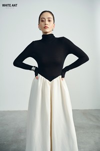 Nuevo Diseño Especial, Vestido GERDA PRINCESS, Vestido Largo de Tela Única con Cuello Alto para Mujer, del Fabricante WHITEANT - Product Image 5