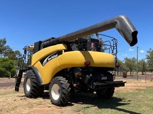 การเกษตรราคาถูก NEW HOLLAND CR960 รถเกี่ยวข้าว / รถเกี่ยวข้าวเครื่องจักรกลการเกษตรมือสองอย่างเป็นธรรม - Product Image 4